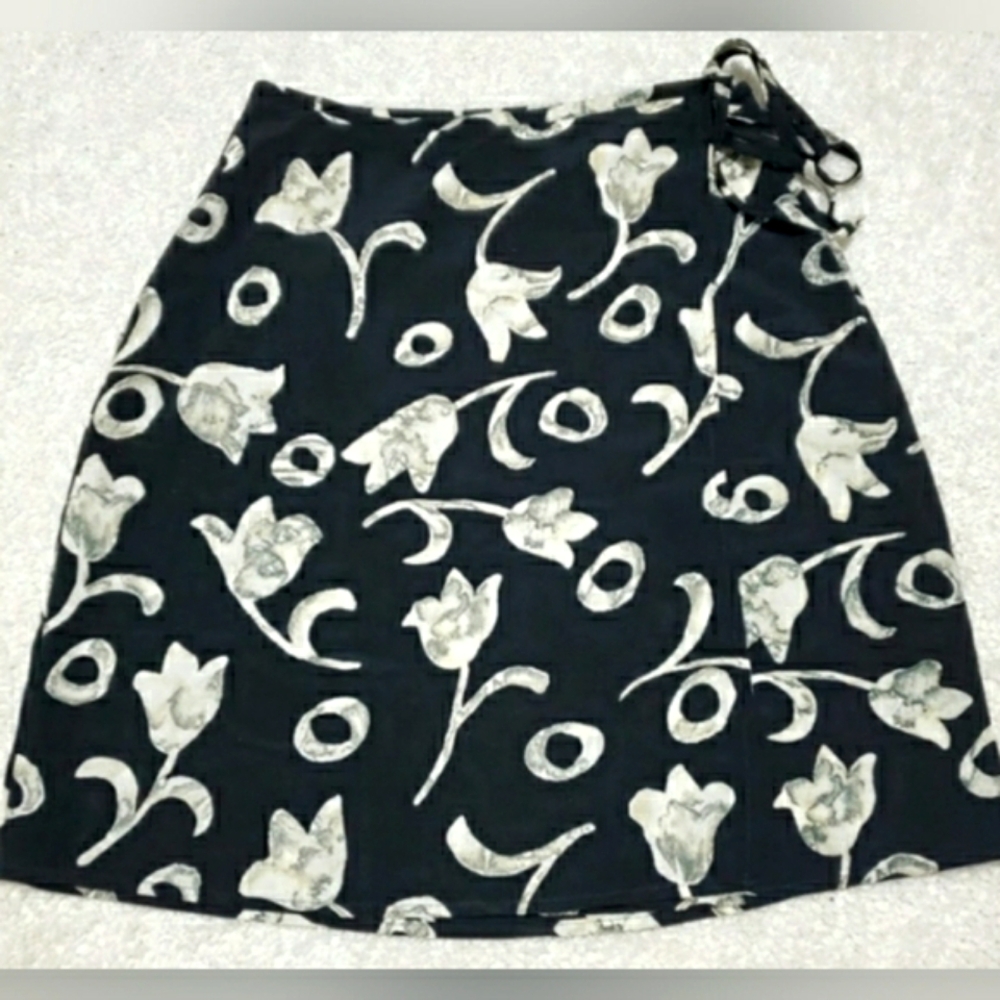 ❗SALE❗Wrap Floral Mini Skirt by Resource